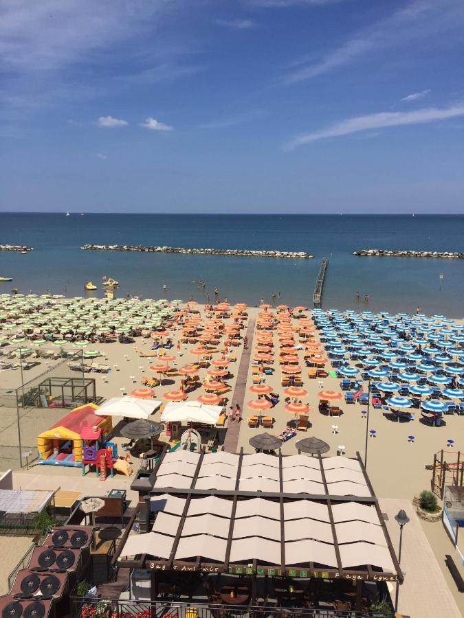 Hotel Sandra Gatteo a Mare Exterior foto